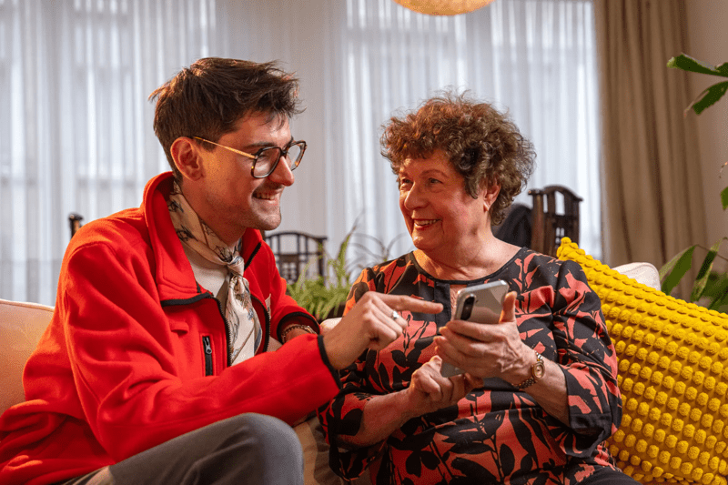 Bénévole "ensemble tous connectés"