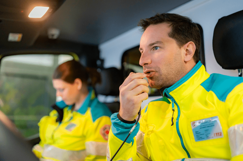 Equipe d'ambulancier.e.s en intervention 112